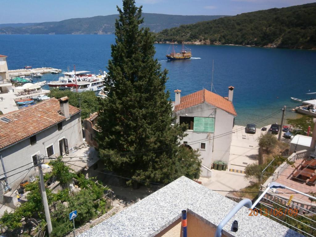 Apartments And Rooms Roberto B. Valun Δωμάτιο φωτογραφία