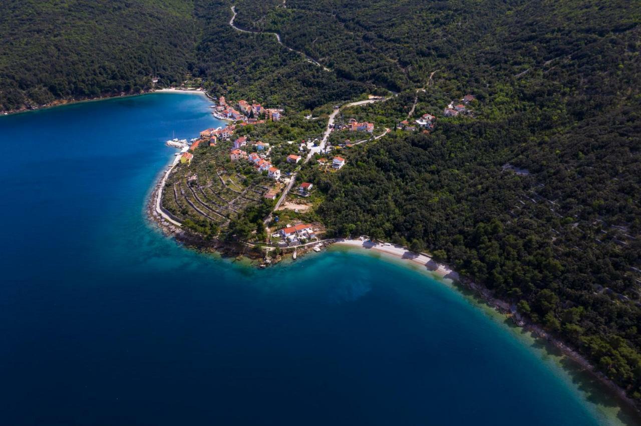 Apartments And Rooms Roberto B. Valun Εξωτερικό φωτογραφία