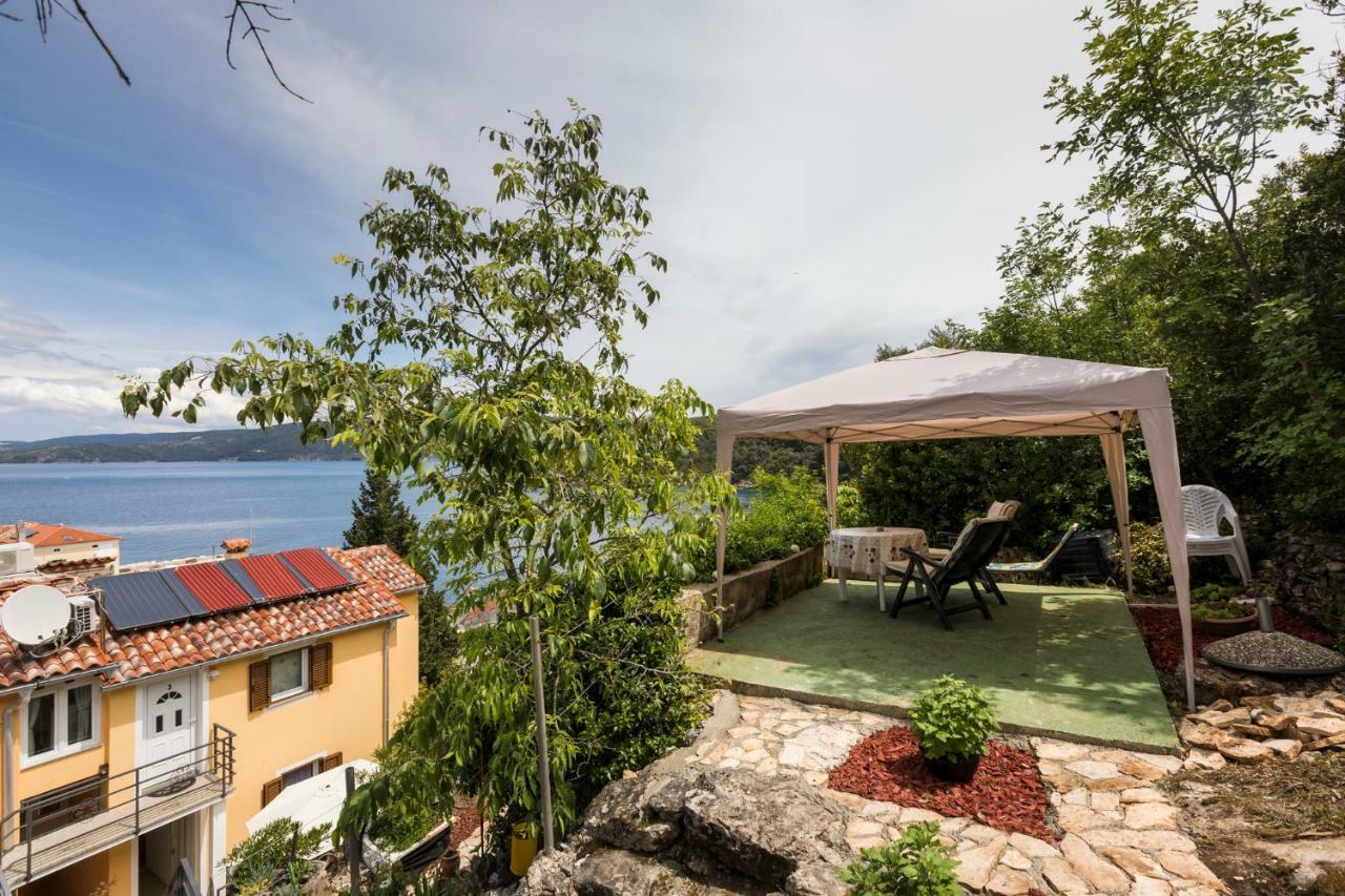 Apartments And Rooms Roberto B. Valun Εξωτερικό φωτογραφία