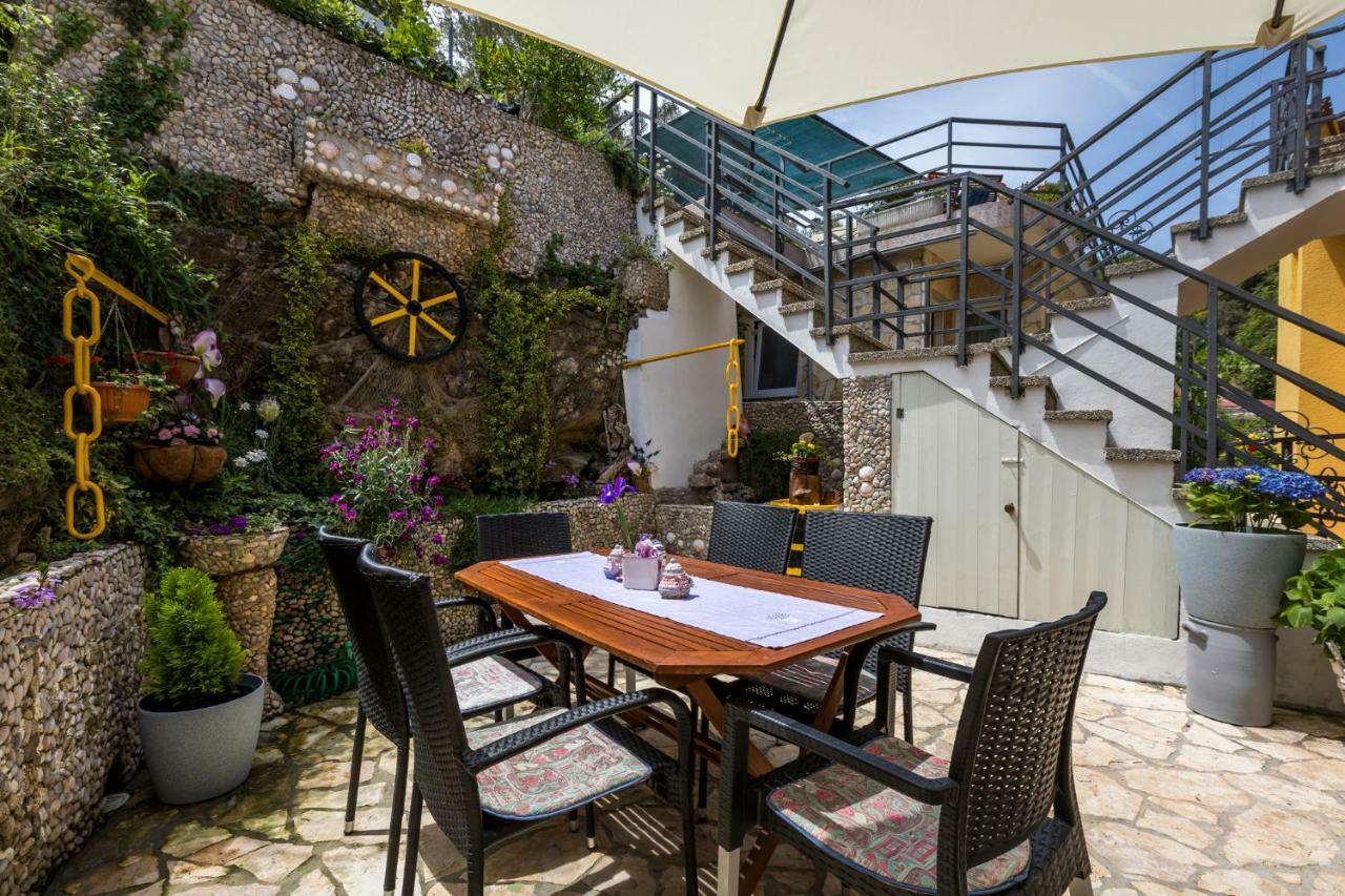 Apartments And Rooms Roberto B. Valun Εξωτερικό φωτογραφία