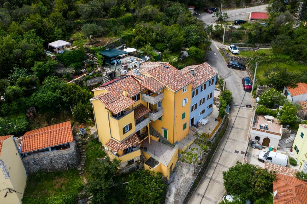 Apartments And Rooms Roberto B. Valun Εξωτερικό φωτογραφία