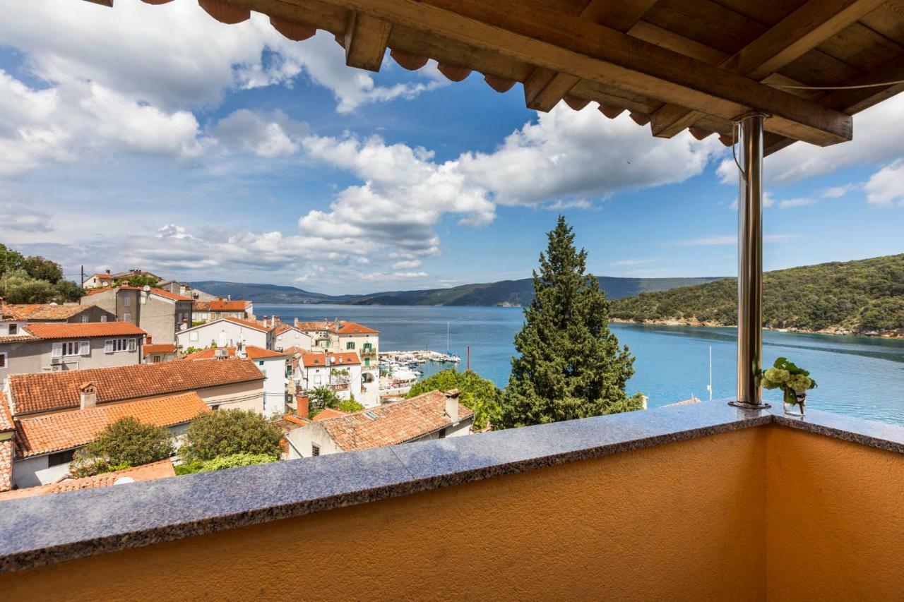 Apartments And Rooms Roberto B. Valun Εξωτερικό φωτογραφία
