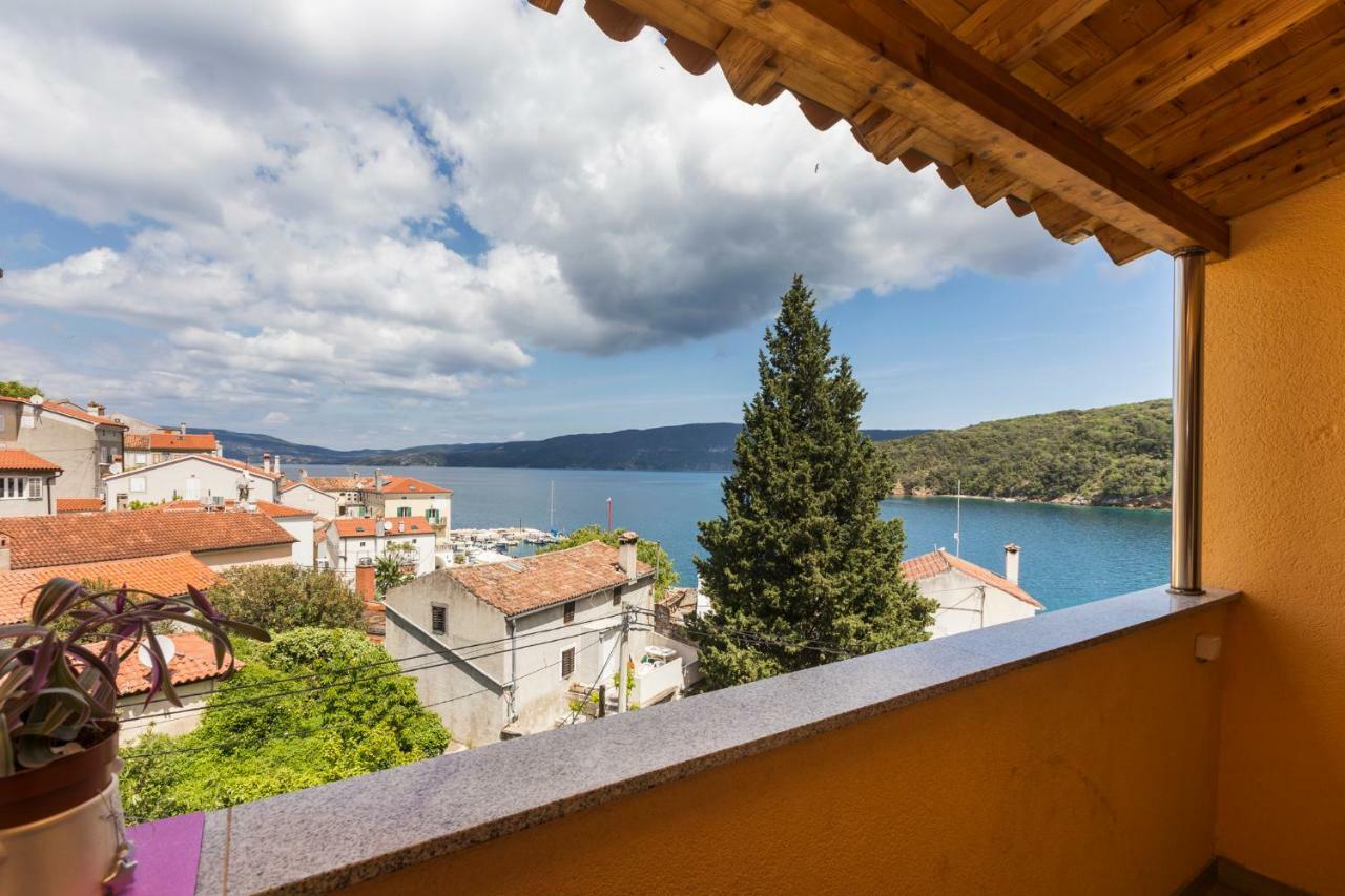Apartments And Rooms Roberto B. Valun Εξωτερικό φωτογραφία