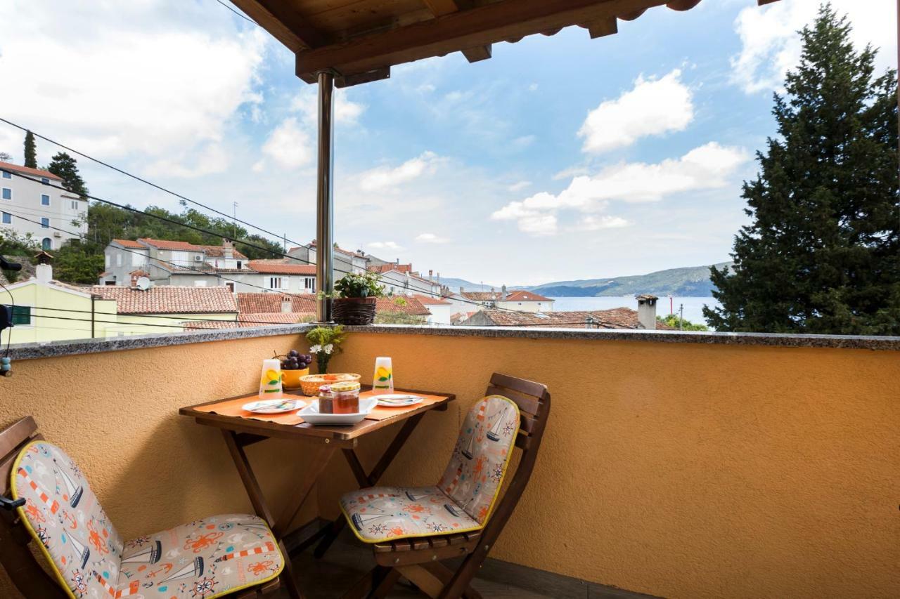 Apartments And Rooms Roberto B. Valun Εξωτερικό φωτογραφία