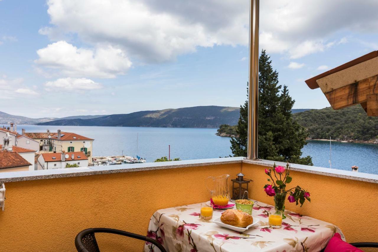 Apartments And Rooms Roberto B. Valun Εξωτερικό φωτογραφία